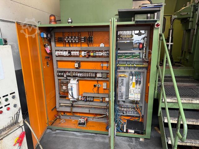Máquina de tallado de engranajes y rotores Pfauter P 750 R