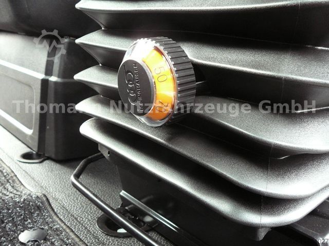 Kombi vozilo sa ceradom RENAULT Pritsche Plane mit Schlafkabine