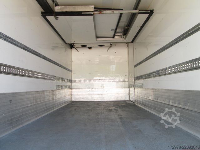משאית קירור MERCEDES-BENZ Atego 1021*2xCarrier Kühlkoffer 5.72m*LBW*