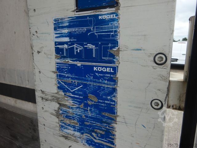 Open semitrailer with tarp KÖGEL Euro Trailer Mega Curtainslider