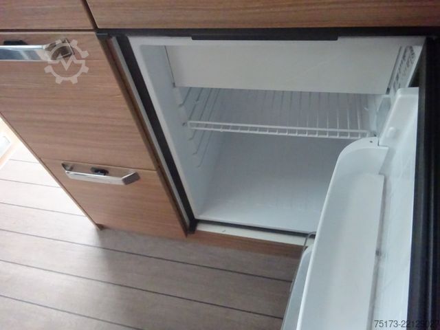 Obytné vozidlo WEINSBERG CaraBus ME 140PS Autm. Markise HUD AHK