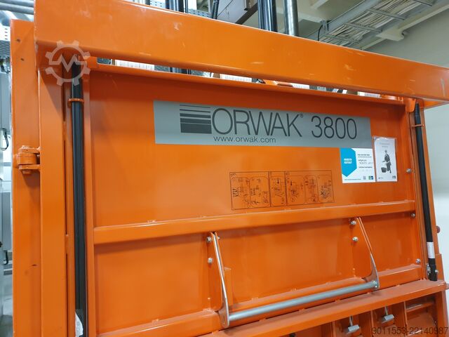 Baļļu prese Orwak 3800