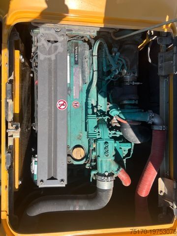 Riteņu ekskavators VOLVO EW160D / 2014 / 1xTieflöffel / Forstschutzgitter