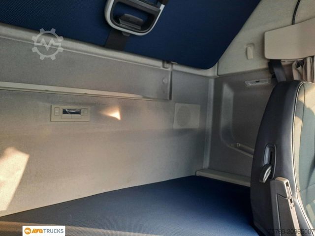 Standarta vilcējs VOLVO FH 500 XL 2 Kreis Hydr I-Park-Cool Tacho 4.1 Alu