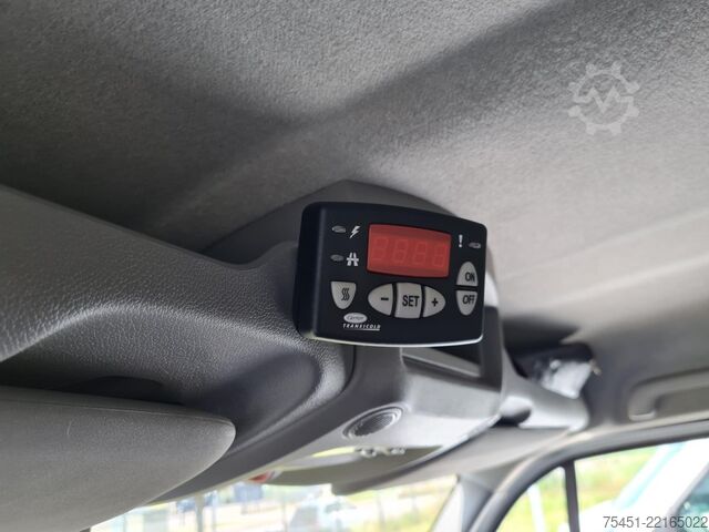 Furgão frigorífico Renault Master 3.5t Kühlkoffer CARRIER STAND/FAHRKÜHLUNG
