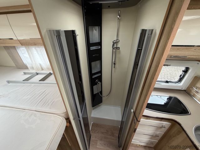 Poluintegrirani kamper GIOTTILINE Therry T37