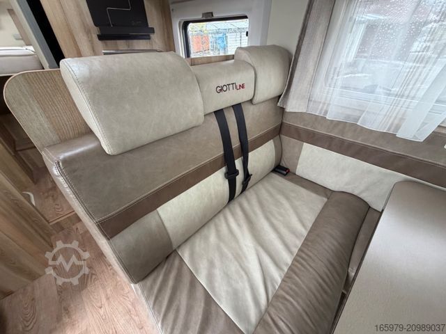 Poluintegrirani kamper GIOTTILINE Therry T37