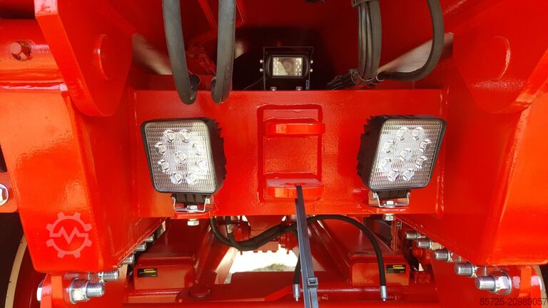 Kamion Beco Maxxim 220