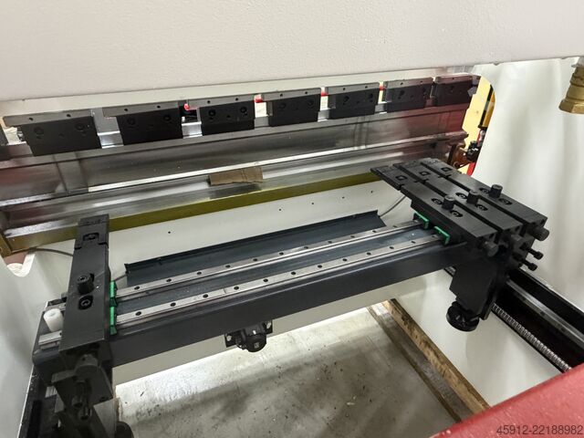Abkant presa PRIMAPRESS 1600 x 30 Ton