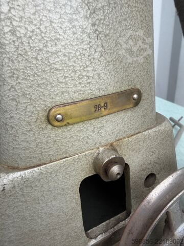 PFAFF 28-9 Ledernähmaschine mit Zylinderarm, 380V PFAFF 28-9 Maszyna do szycia skóry ramię cylindryczne 380V PFAFF 28-9 Maszyna do szycia skóry ramię cylindryczne 380V