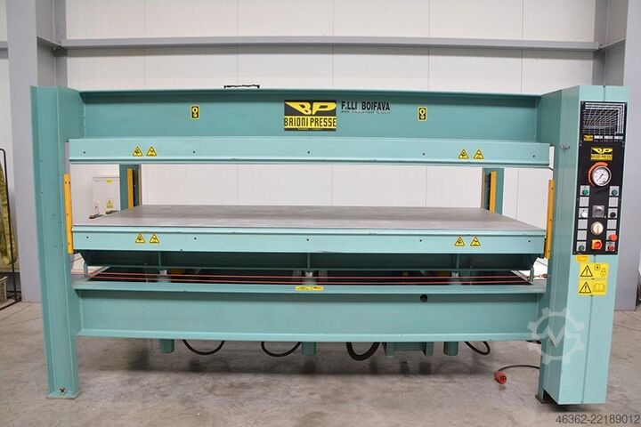 Hydraulische Furnierpresse 3000x1300 BAIONI Prasa do forniru