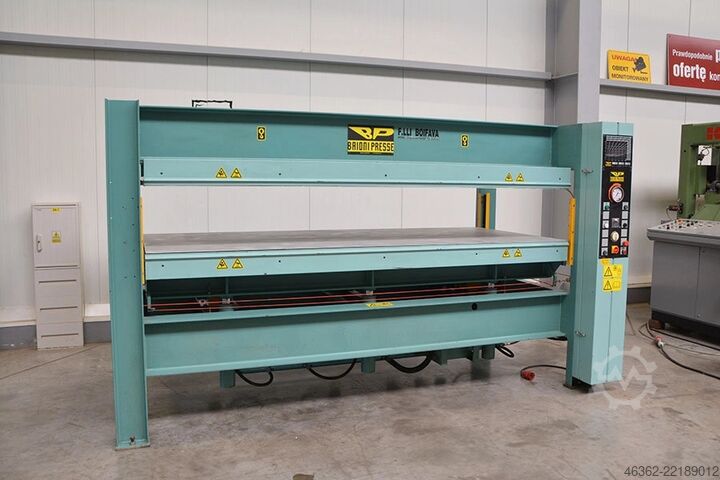 Hydraulische Furnierpresse 3000x1300 BAIONI Prasa do forniru