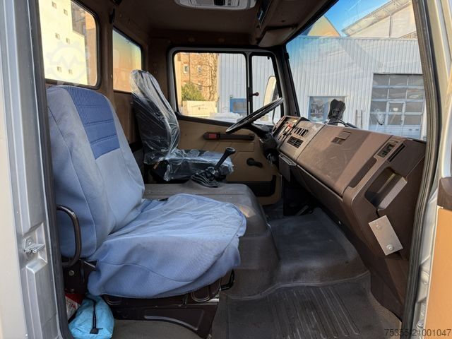 面包车底盘 MERCEDES-BENZ 814 Orig. 269.454km 8,45m Boot Boat Transporter