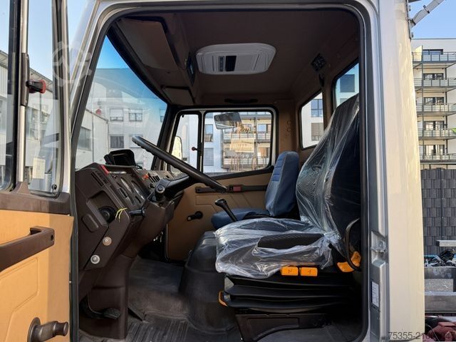 面包车底盘 MERCEDES-BENZ 814 Orig. 269.454km 8,45m Boot Boat Transporter