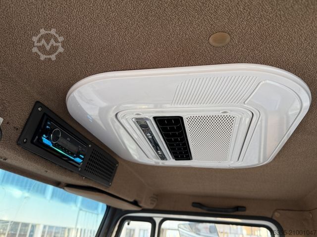 面包车底盘 MERCEDES-BENZ 814 Orig. 269.454km 8,45m Boot Boat Transporter