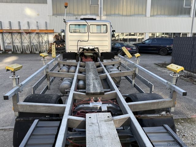 面包车底盘 MERCEDES-BENZ 814 Orig. 269.454km 8,45m Boot Boat Transporter