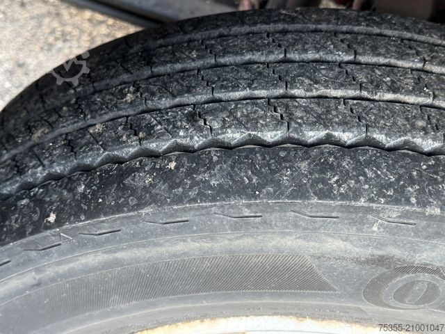 面包车底盘 MERCEDES-BENZ 814 Orig. 269.454km 8,45m Boot Boat Transporter