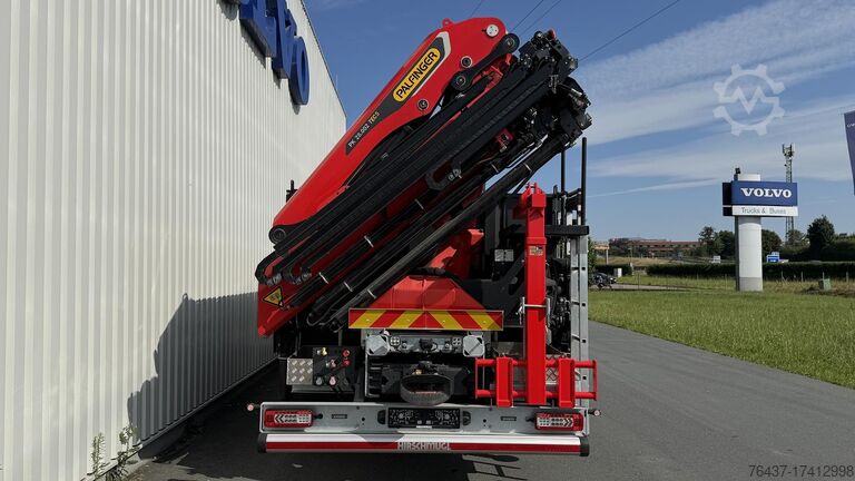 Tipper sa dizalicom Volvo FM