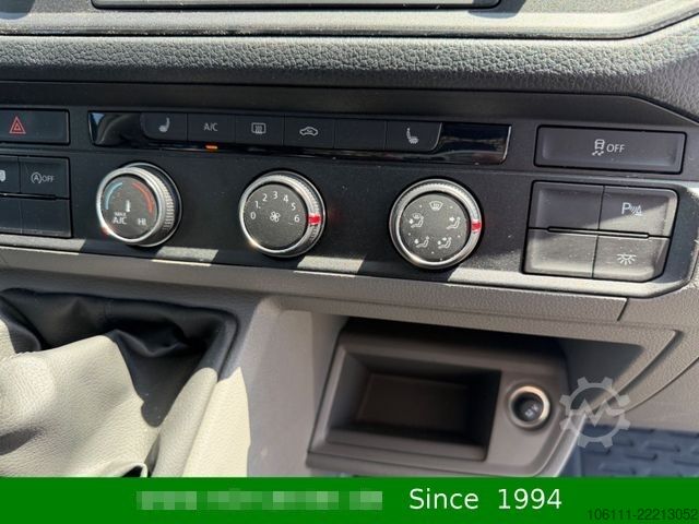Minibüs VOLKSWAGEN Crafter 35 L2H2 RWD pe AHK,3,5t