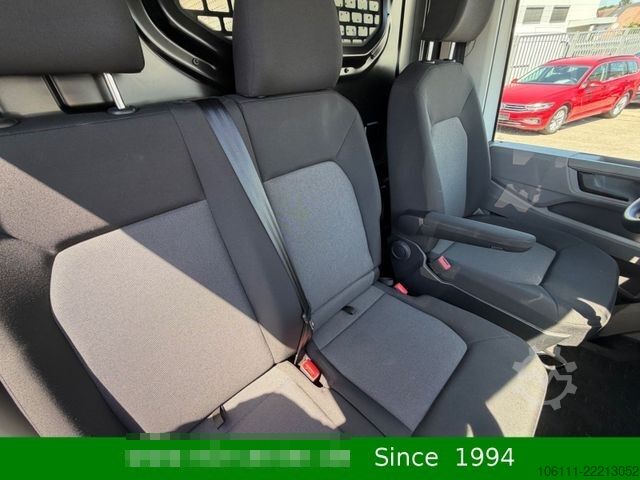 Minibüs VOLKSWAGEN Crafter 35 L2H2 RWD pe AHK,3,5t