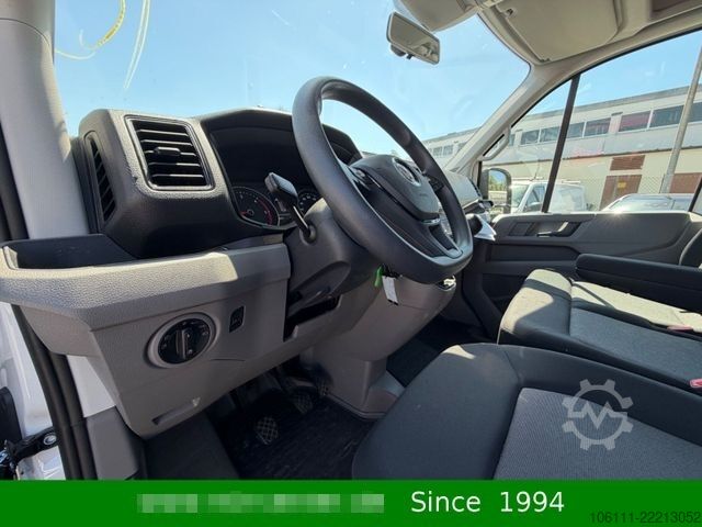 Minibüs VOLKSWAGEN Crafter 35 L2H2 RWD pe AHK,3,5t