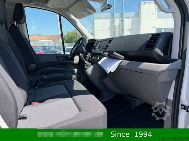 Minibüs VOLKSWAGEN Crafter 35 L2H2 RWD pe AHK,3,5t