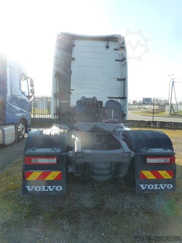 Standardni traktor VOLVO FH 500