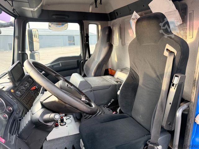 真空罐式卡车 MAN TGA 26.400 6x4 MORO 13.700 l. ADR Edelstahl