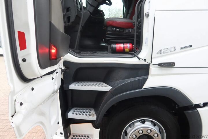 Standard-SZM Volvo FH 4x2 bed 2x Holland Truck