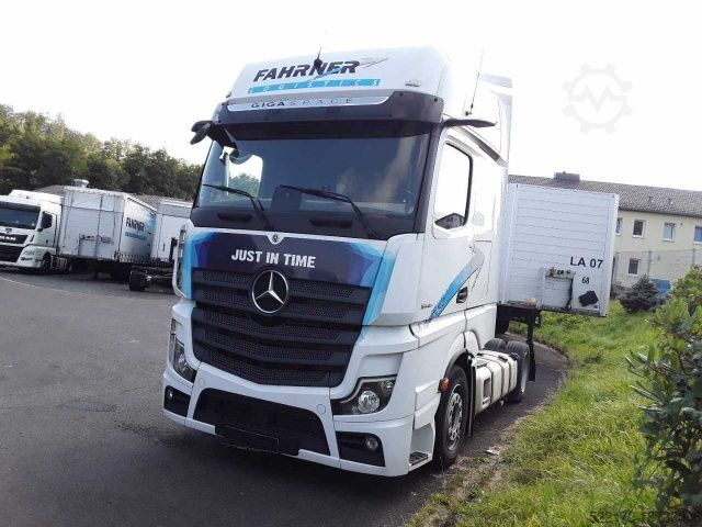Térfogat vontató egység Mercedes-Benz Actros 1845 LS 4x2