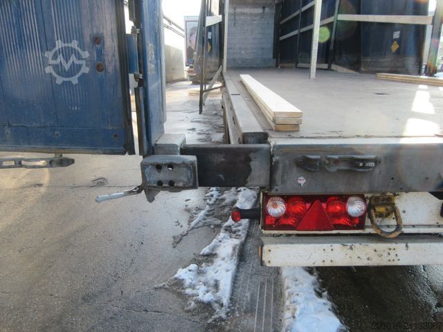 Open semitrailer with tarp SCHMITZ CARGOBULL MegaVarios verbreiterbar/auskurbelbar 70% Reifen
