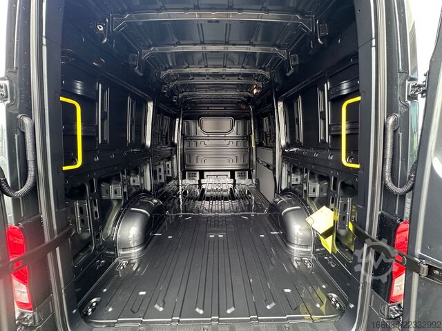 ואן גבוה-גג VOLKSWAGEN Crafter Kombi Kasten 35 L3H3 4Motion AHK 270Türe
