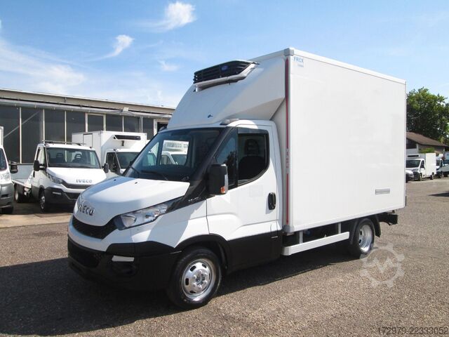 Koelwagen met geïsoleerde laadbak IVECO 35 C13*Carrier Kühlkoffer*Fleischhaken+Bahn*