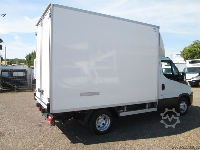 Koelwagen met geïsoleerde laadbak IVECO 35 C13*Carrier Kühlkoffer*Fleischhaken+Bahn*