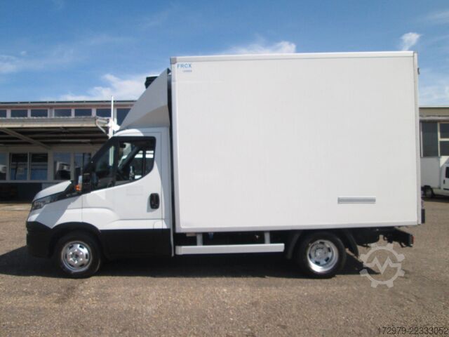 Koelwagen met geïsoleerde laadbak IVECO 35 C13*Carrier Kühlkoffer*Fleischhaken+Bahn*
