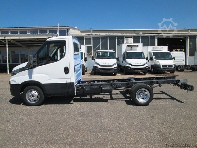 Bestelwagenchassis IVECO 35 C13*Fahrgestell*