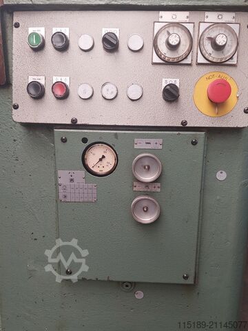 Stroj za valjanje navoja PeeWee P20SR