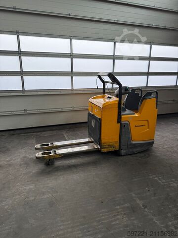 電動パレットトラック Jungheinrich ERE 225