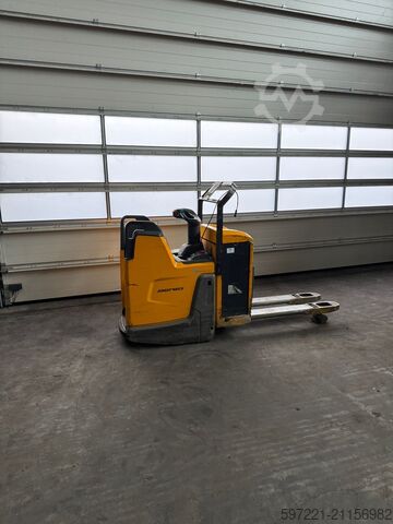 電動パレットトラック Jungheinrich ERE 225