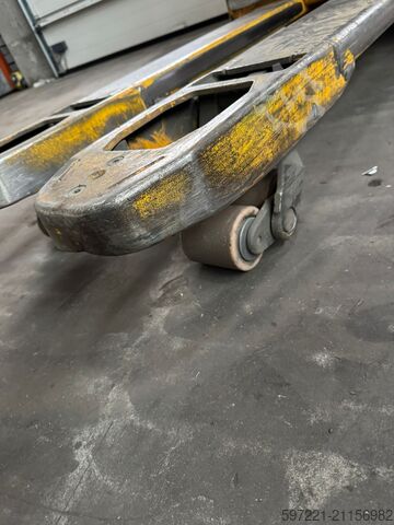 電動パレットトラック Jungheinrich ERE 225