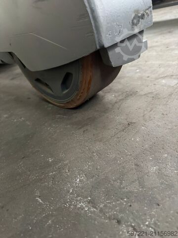 電動パレットトラック Jungheinrich ERE 225