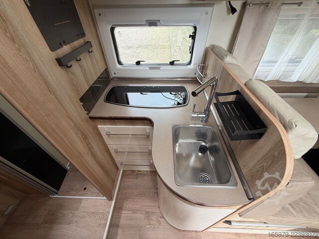 Semi-integrated camper GIOTTILINE Therry T32