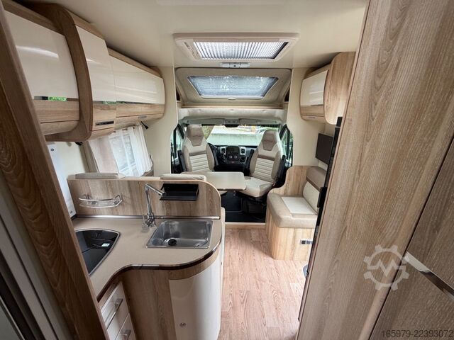 Semi-integrated camper GIOTTILINE Therry T32