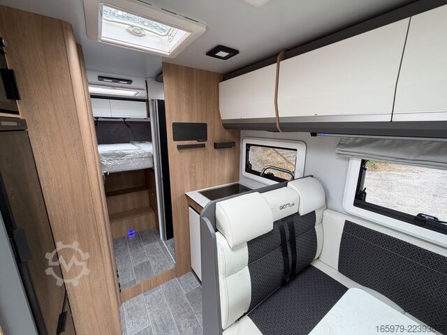 Semi-integrated camper GIOTTILINE Toscan 69GC
