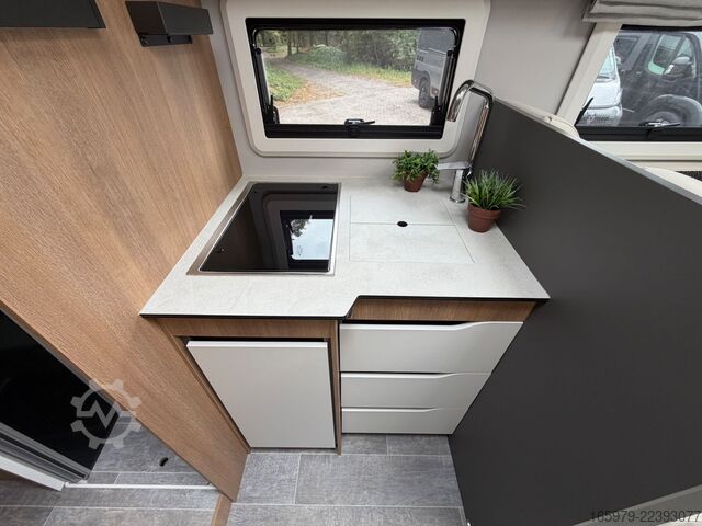 Semi-integrated camper GIOTTILINE Toscan 69GC