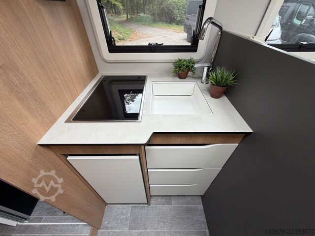 Semi-integrated camper GIOTTILINE Toscan 69GC