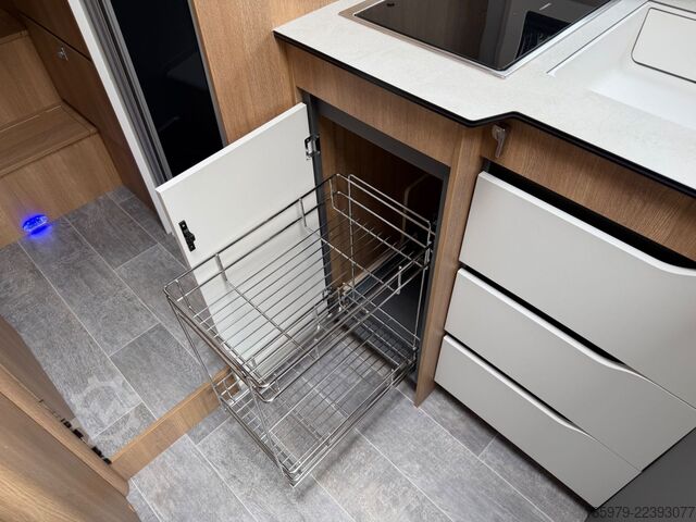 Semi-integrated camper GIOTTILINE Toscan 69GC