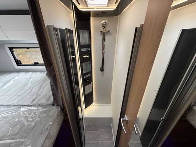 Semi-integrated camper GIOTTILINE Toscan 69GC