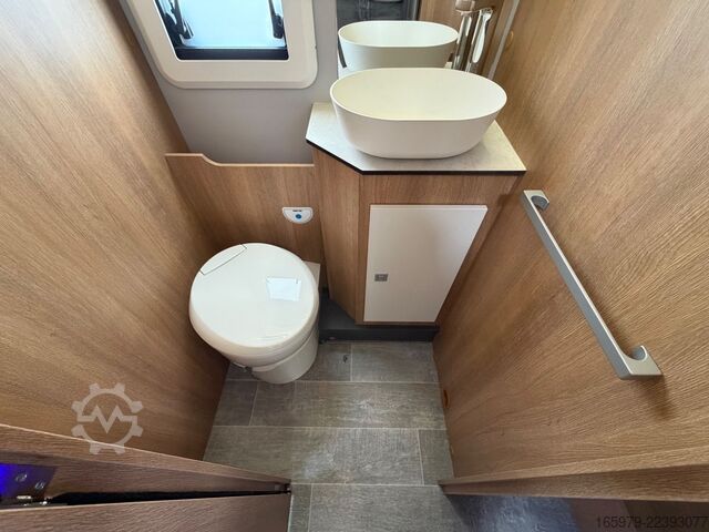 Semi-integrated camper GIOTTILINE Toscan 69GC
