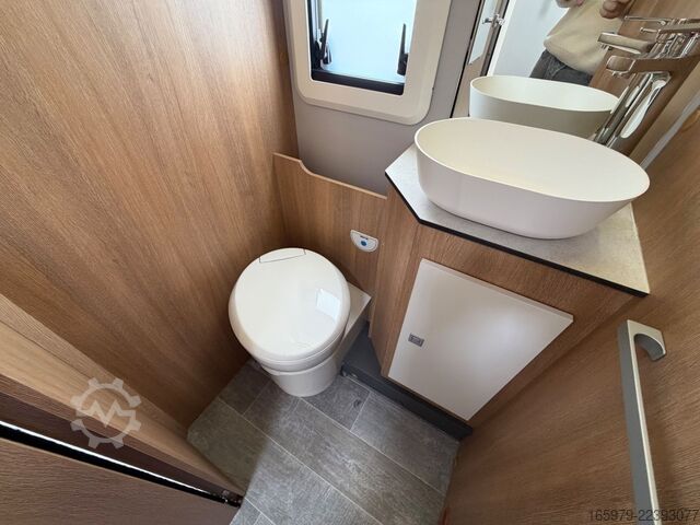 Semi-integrated camper GIOTTILINE Toscan 69GC